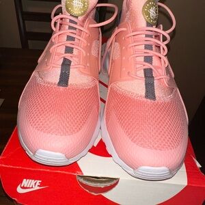 Nike Huarache Run Ultra(GS) 7Y- w/box - Pre-owned